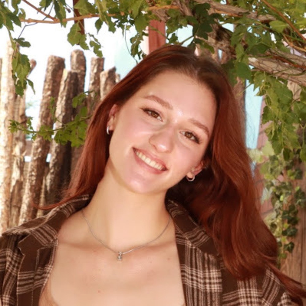 Meet your Posher, Briana